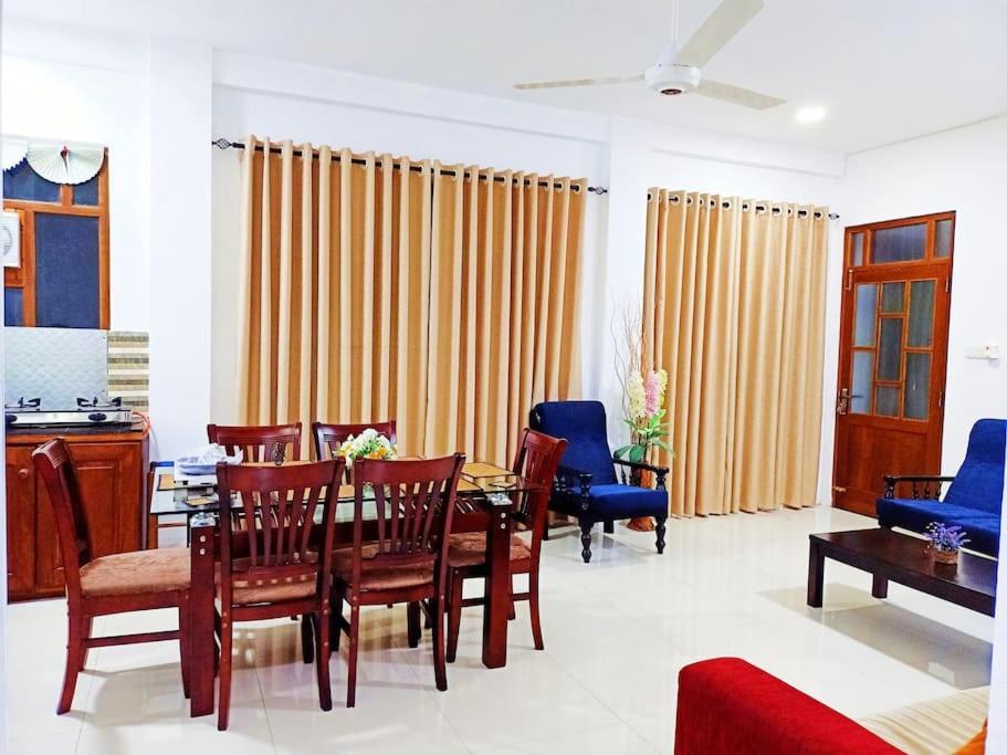 Saru Holiday Apartment - Upto 6 Guests Kandy Esterno foto