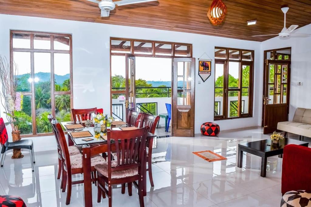 Saru Holiday Apartment - Upto 6 Guests Kandy Esterno foto