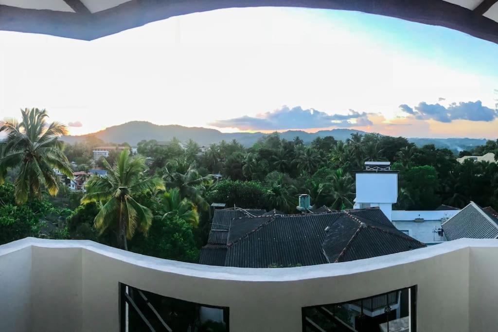Saru Holiday Apartment - Upto 6 Guests Kandy Esterno foto