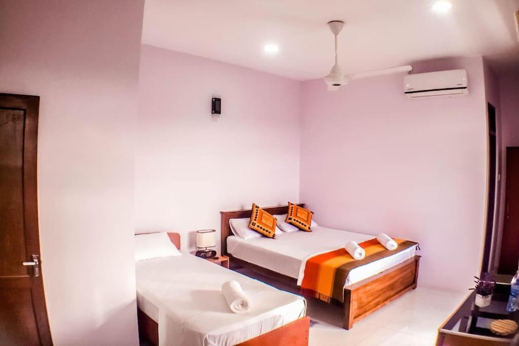 Saru Holiday Apartment - Upto 6 Guests Kandy Esterno foto