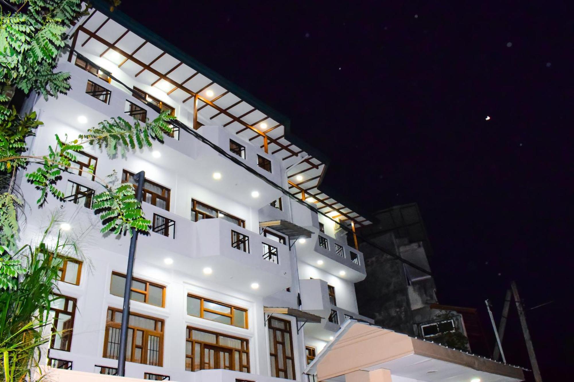 Saru Holiday Apartment - Upto 6 Guests Kandy Esterno foto