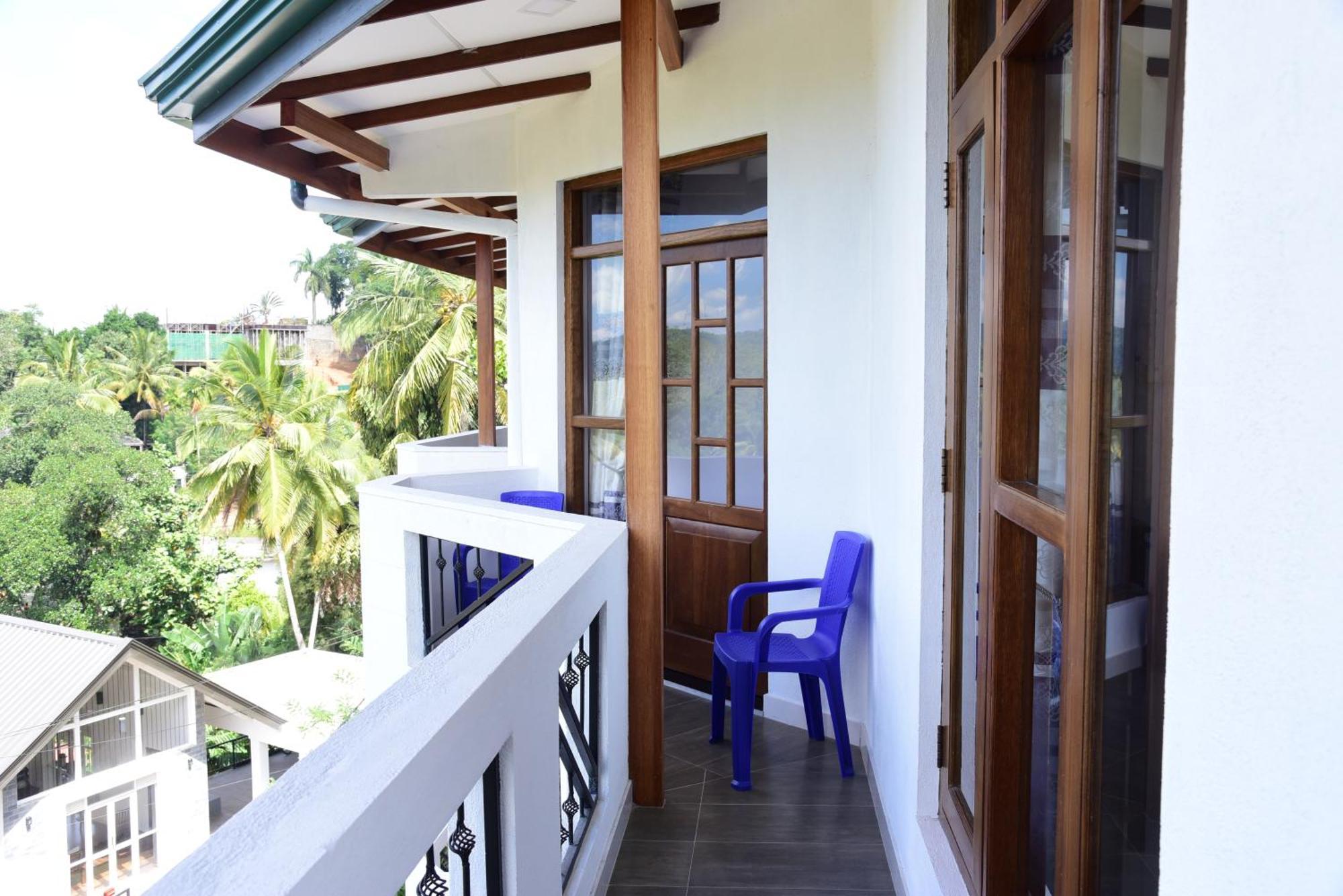 Saru Holiday Apartment - Upto 6 Guests Kandy Esterno foto