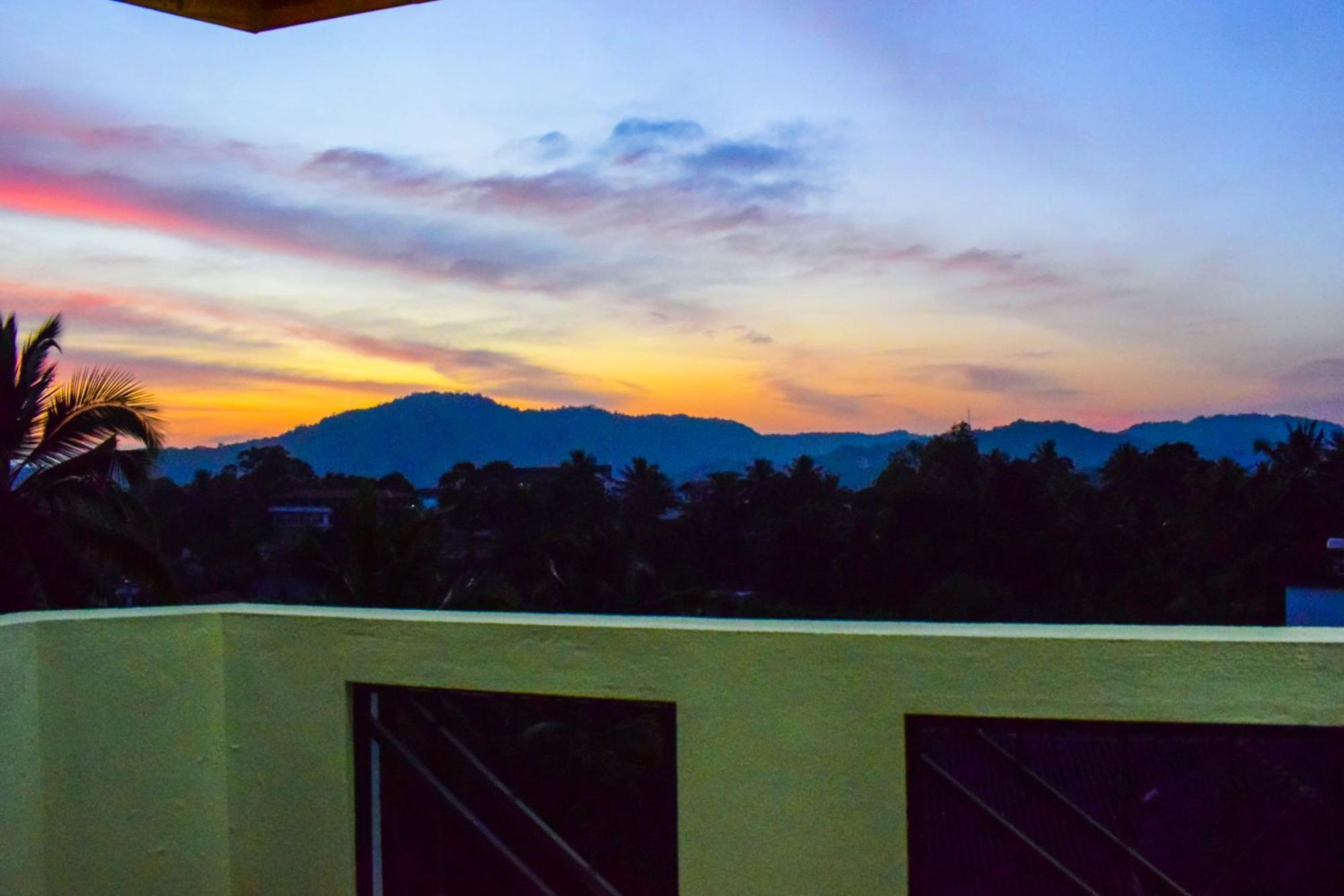 Saru Holiday Apartment - Upto 6 Guests Kandy Esterno foto