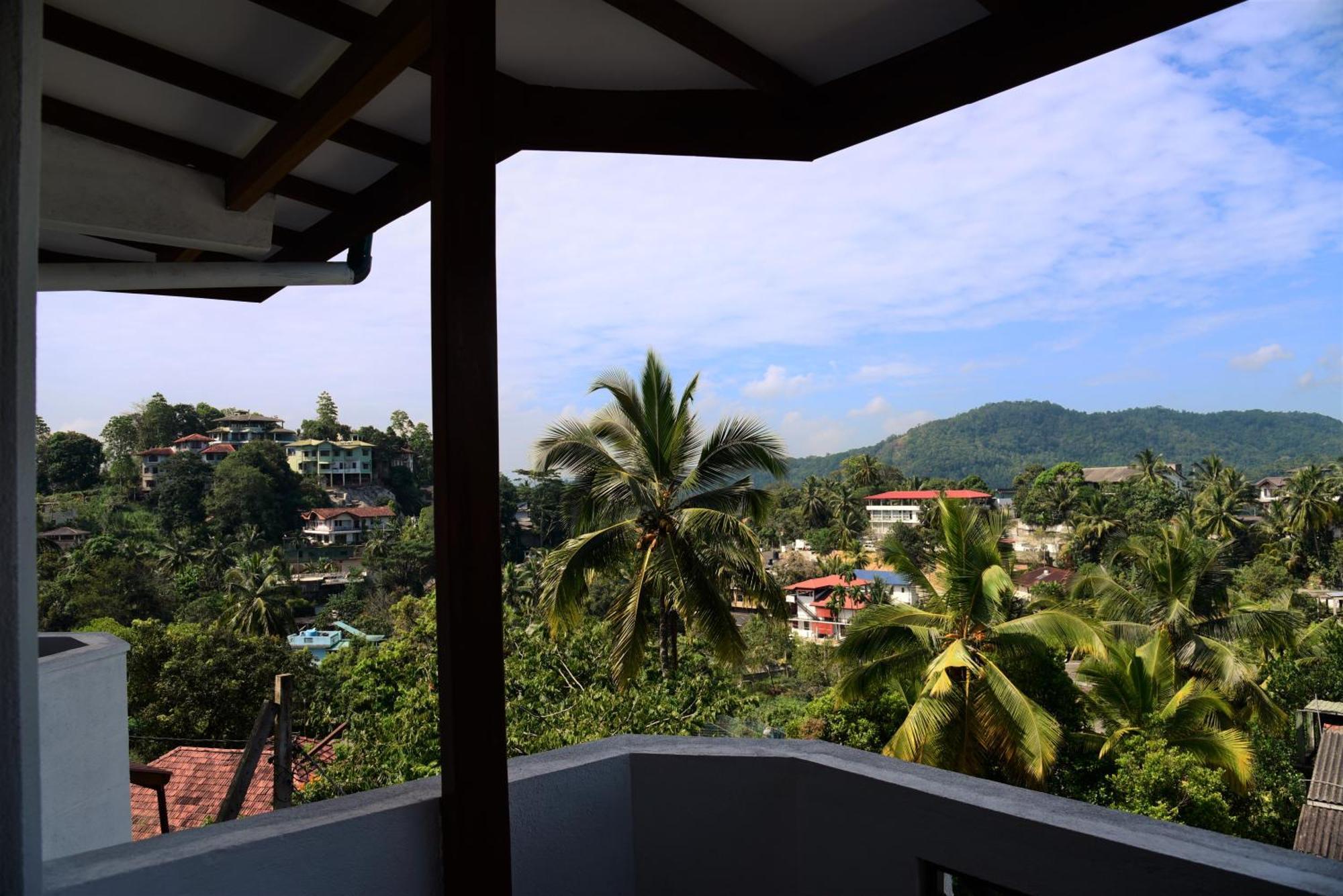 Saru Holiday Apartment - Upto 6 Guests Kandy Esterno foto